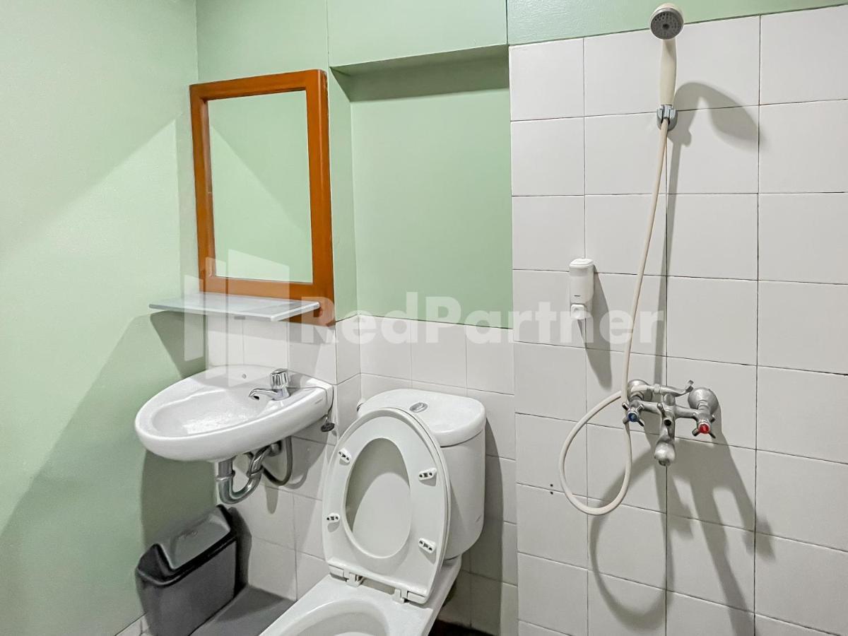 Sang Surya Guesthouse Syariah Near Rs Hasan Sadikin Mitra Reddoorz Bandung Exteriör bild