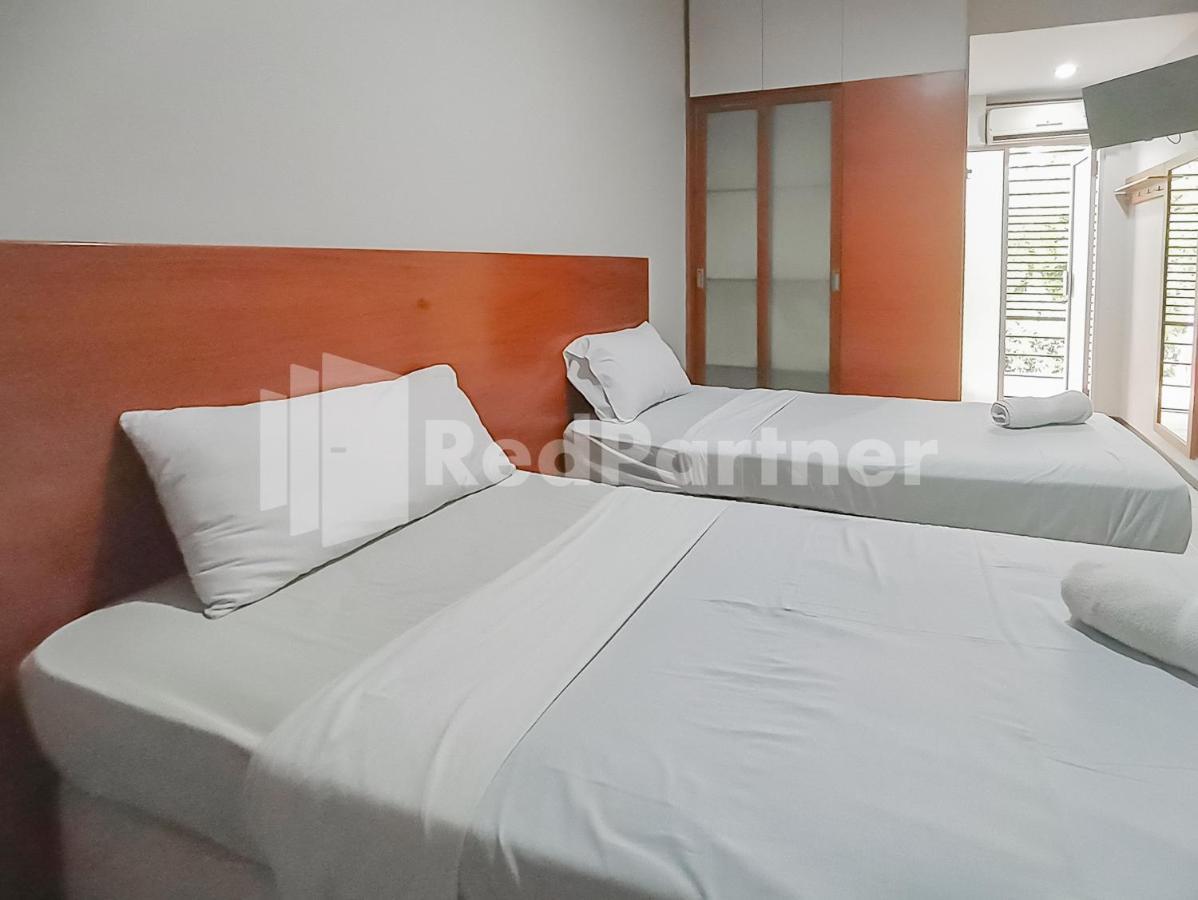 Sang Surya Guesthouse Syariah Near Rs Hasan Sadikin Mitra Reddoorz Bandung Exteriör bild