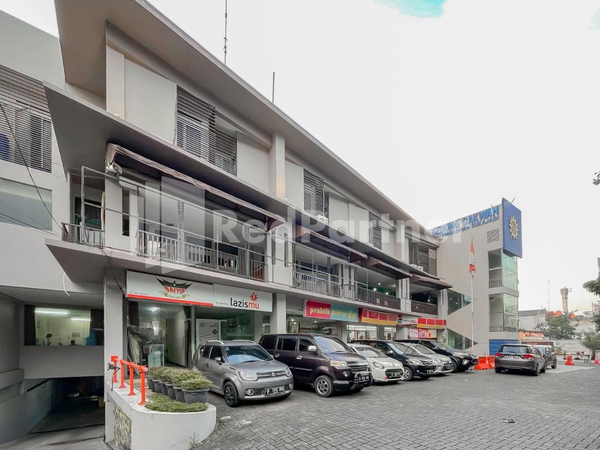 Sang Surya Guesthouse Syariah Near Rs Hasan Sadikin Mitra Reddoorz Bandung Exteriör bild