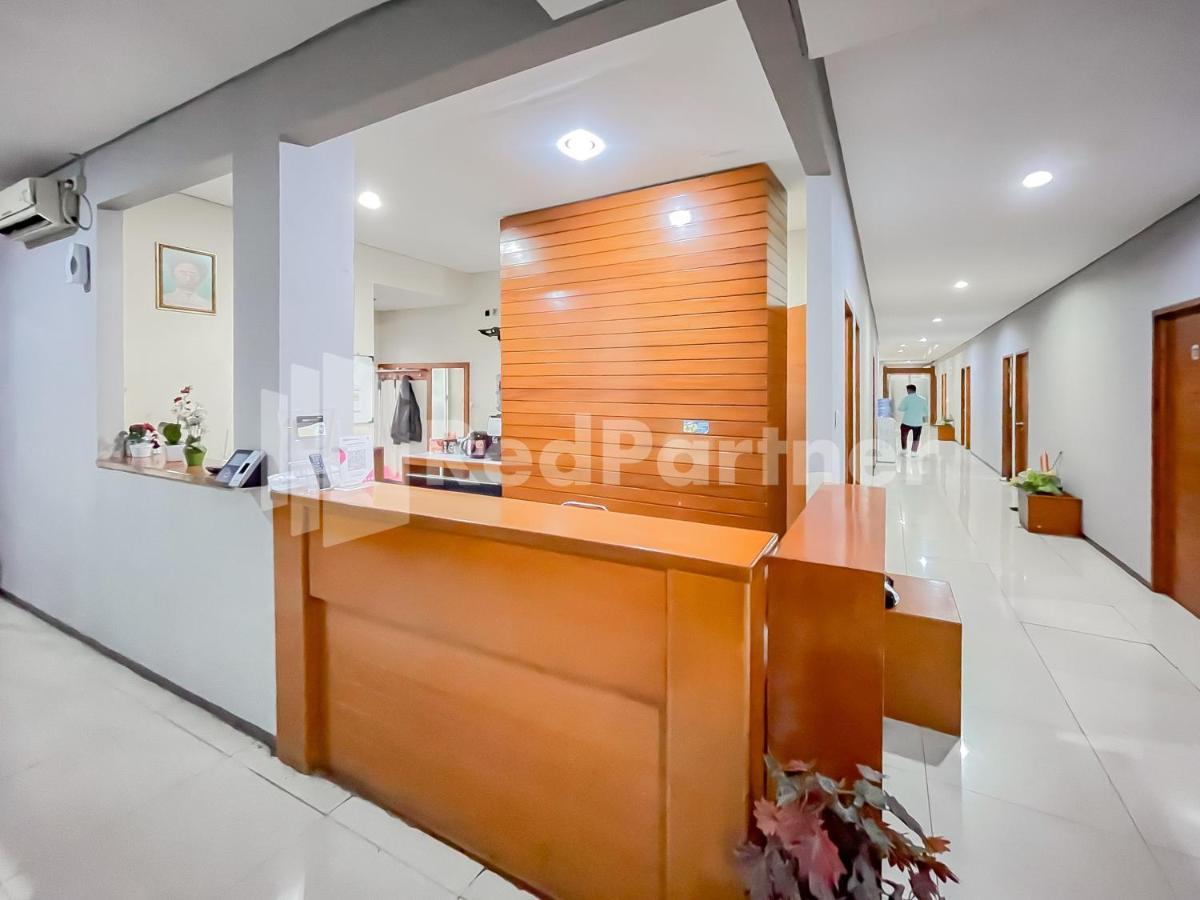 Sang Surya Guesthouse Syariah Near Rs Hasan Sadikin Mitra Reddoorz Bandung Exteriör bild