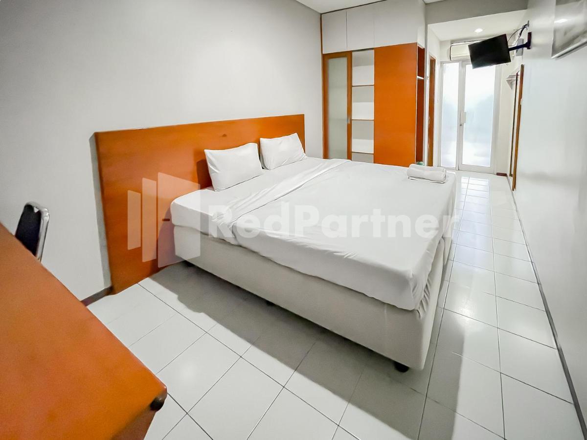 Sang Surya Guesthouse Syariah Near Rs Hasan Sadikin Mitra Reddoorz Bandung Exteriör bild