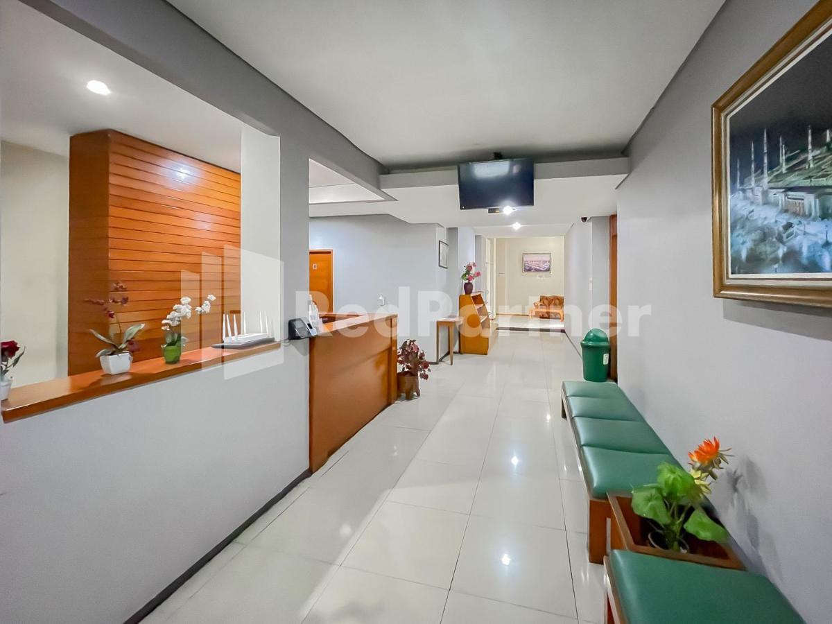 Sang Surya Guesthouse Syariah Near Rs Hasan Sadikin Mitra Reddoorz Bandung Exteriör bild